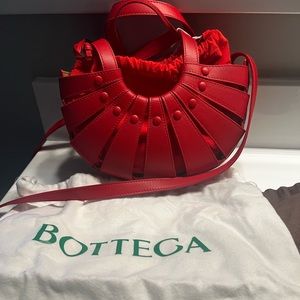Bottega Veneta French Calfskin Shell Bag in beautiful Chili Tomato red.